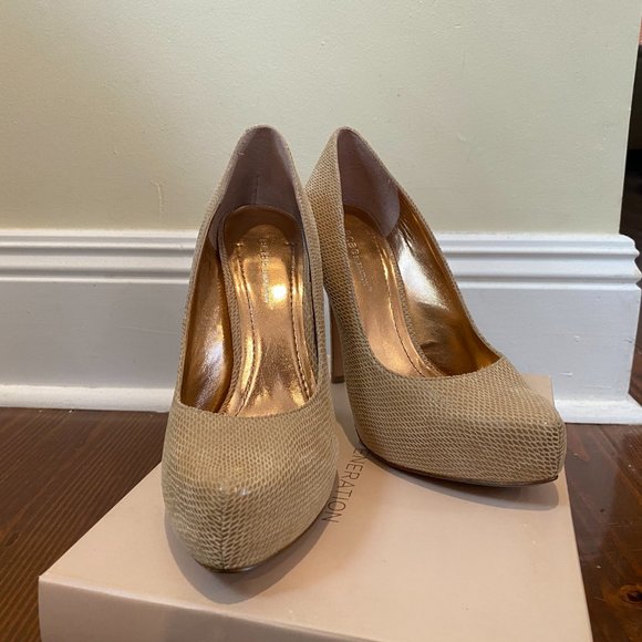 BCBG Parade Snake print heels - Picture 2 of 5